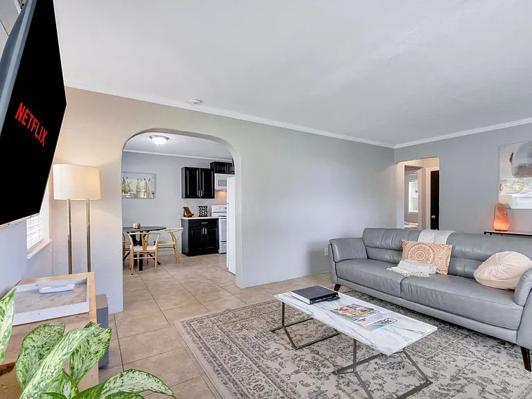 415 S Hyer Ave #A — Photo 16