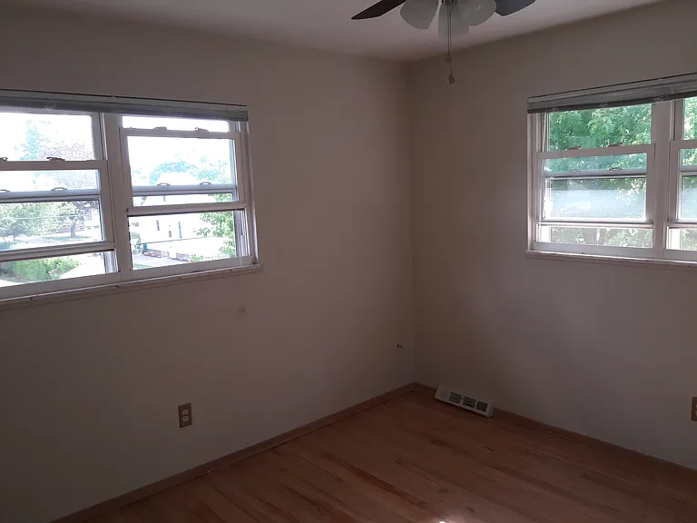 7815 Ivandale Dr — Photo 12