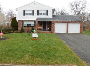 14 Henry St, Orangeburg, NY