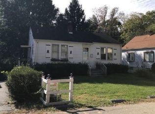 225 McGuire Ln, Cincinnati, OH 45215