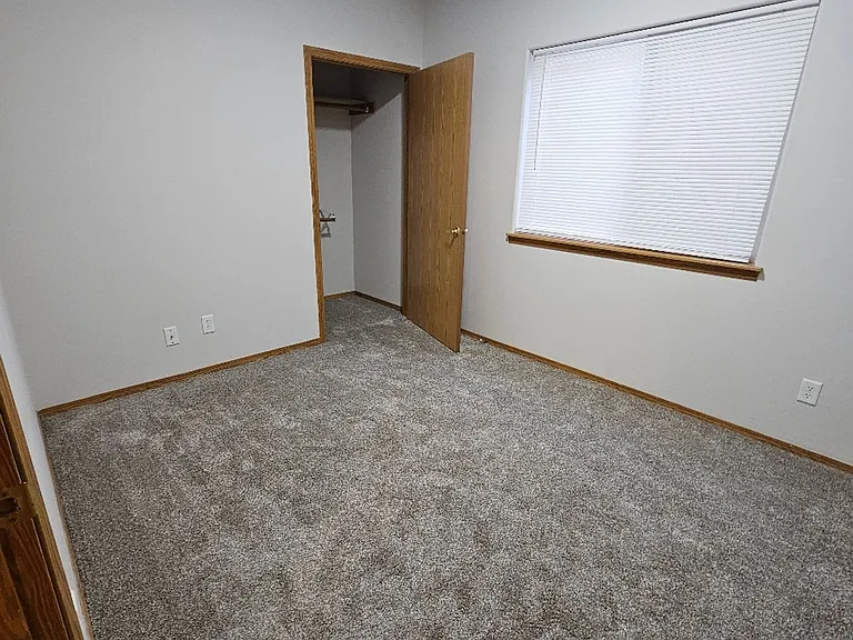 1945 E Wilson Ln — Photo 5