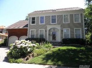 154 Burr Ave, Northport, NY 11768
