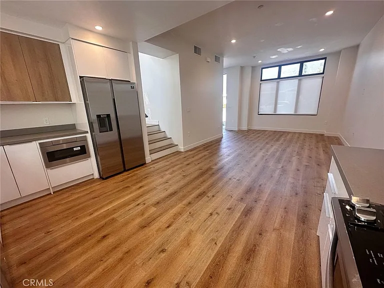 511 N Santa Anita Ave — Photo 4