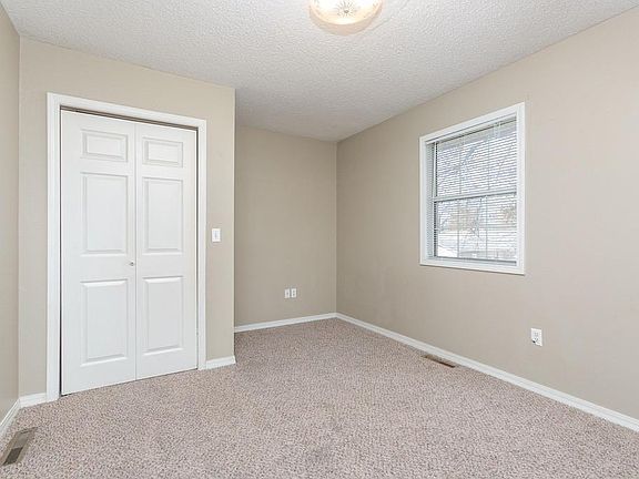 3rd image of 127 W Auburn Ave