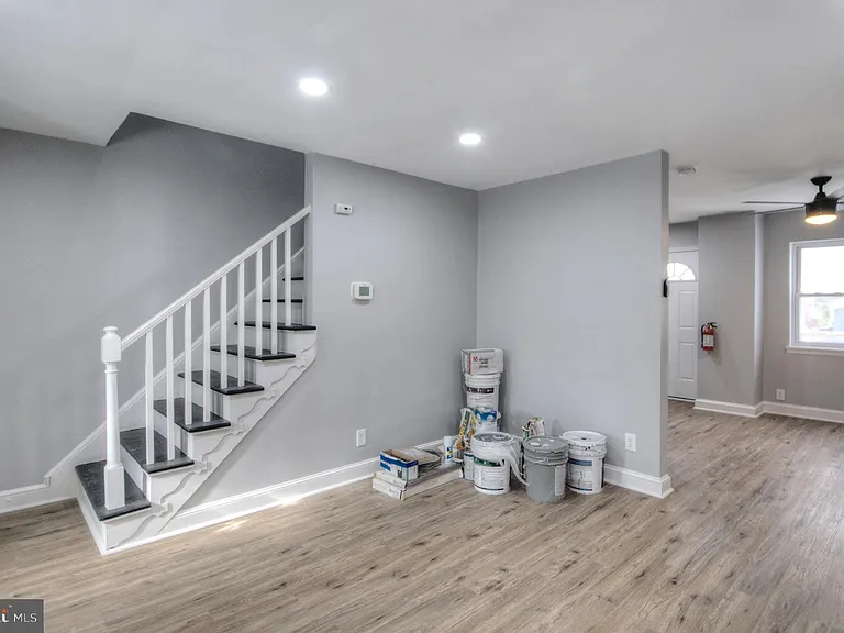 1327 Jackson St — Photo 7