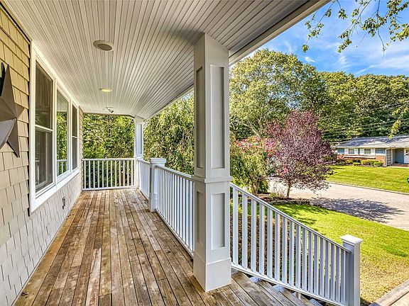 3rd image of 5 Lakeview Dr E