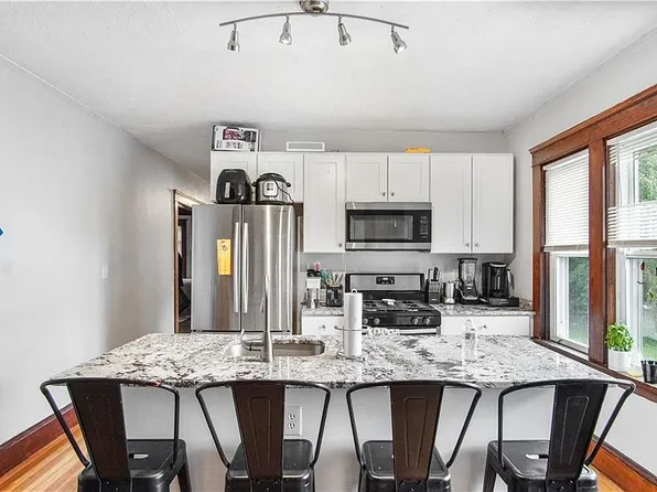 1012 Narragansett Blvd Floor 2, Providence, RI 02905