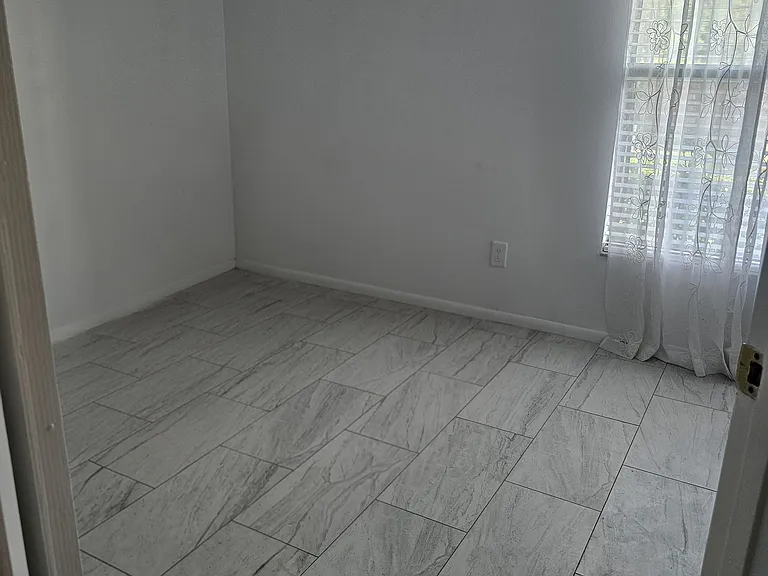 800 Park Villa Cir — Photo 15