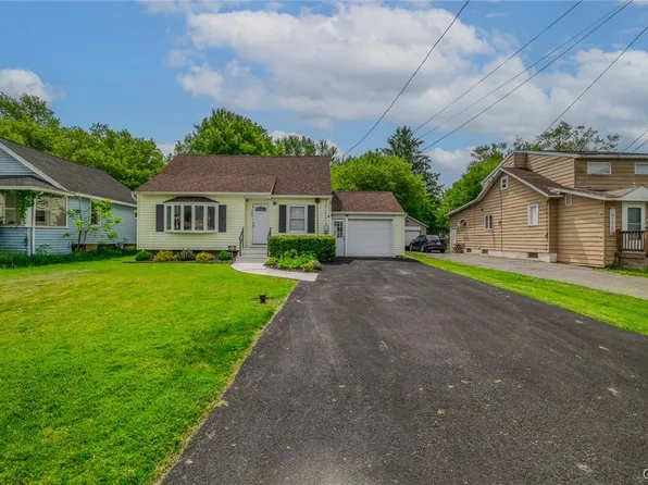 321 Brookfield Rd, Syracuse, NY 13211