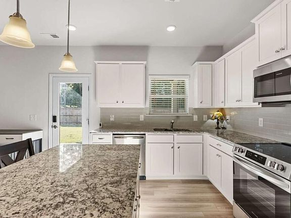 5th image of 51 Bennett Way