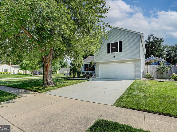 3rd image of 6 Three Rivers Dr