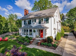 2710 W Saint James Pkwy, Cleveland Heights, OH