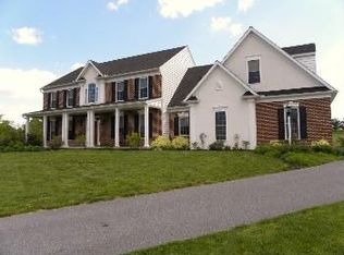 25 Brian Dr, Lititz, PA 17543