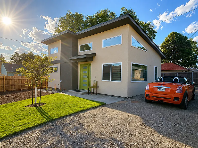 Stand-alone Home in a very safe, well-established big-tree neighborhood. Free off-street parking. Landscape wrap-around.