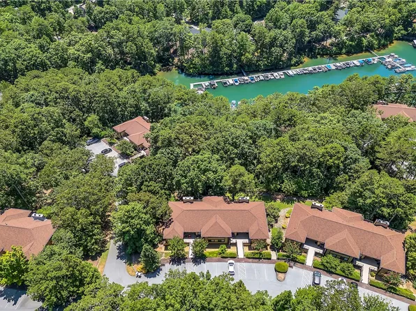 128 E Blue Heron Dr, Salem, SC 29676