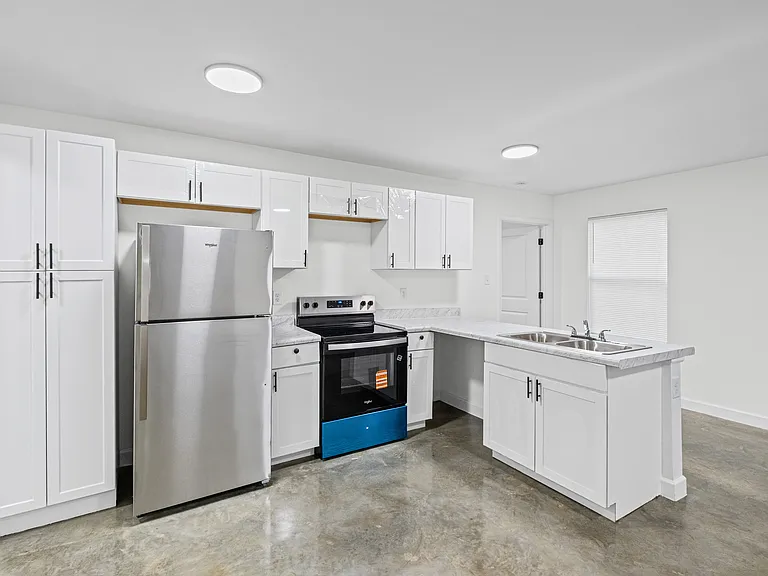 2855 Choctaw Ave — Photo 4
