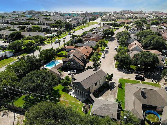 3rd image of 16 Colony Park Cir