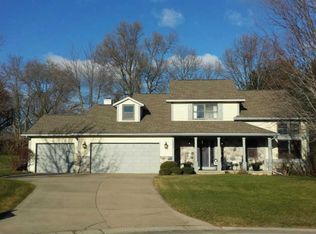 5277 Connemara Ct SE, Ada, MI 49301