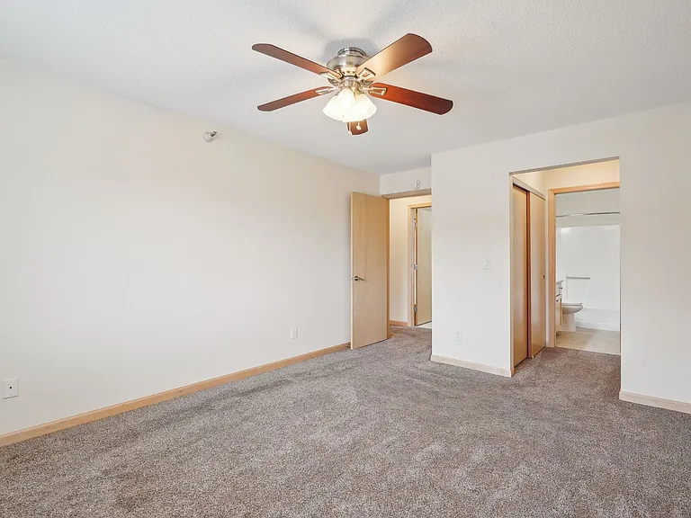 Park Place Apartments in Burnsville — Photo 22