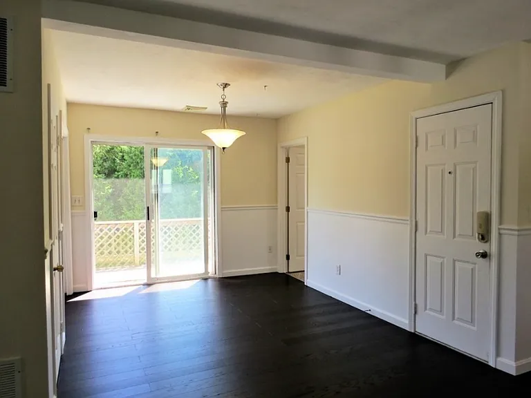 90 Oak St #2 — Photo 9