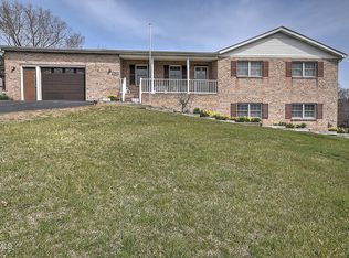 155 Flintlock Cir, Bristol, VA 24201