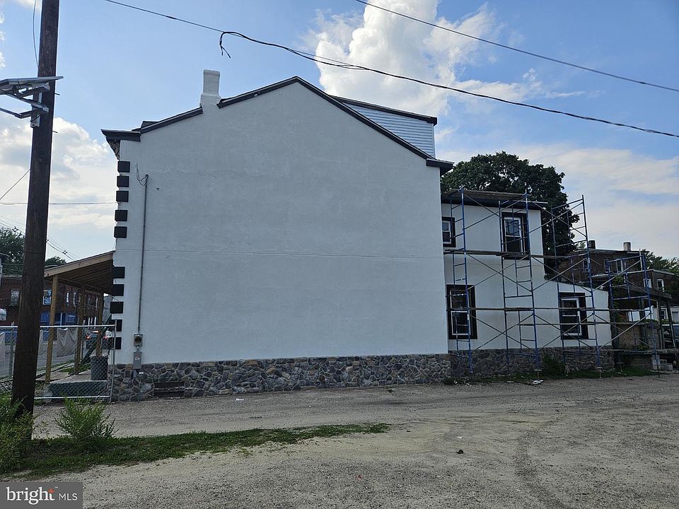2nd image of 110 Chambers St