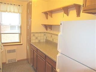 5th image of 245 Parkview Ave