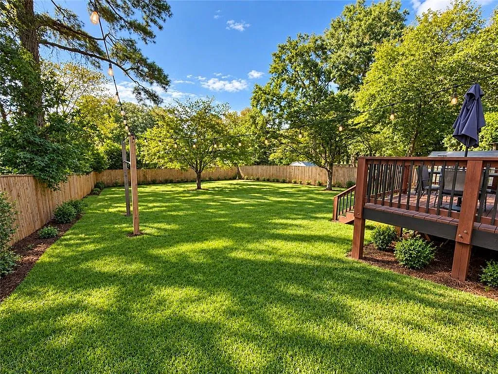 3 bed, 2.0 bath, 1025 sqft, $2,800 — Photo 4