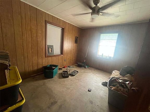 2nd image of 520 Denny Rd