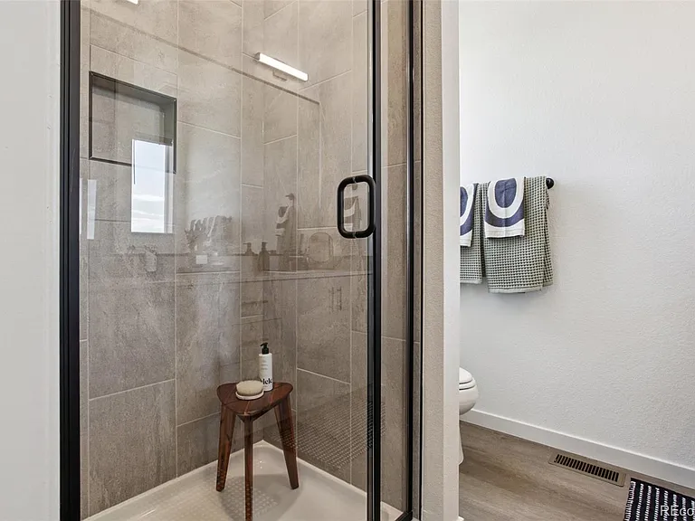 6441 Meade Ct — Photo 11