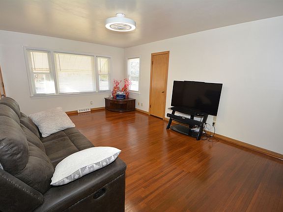 3rd image of 1708 S Woodlawn Blvd
