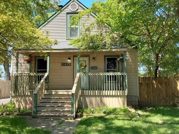2419 81st St, Highland, IN 46322