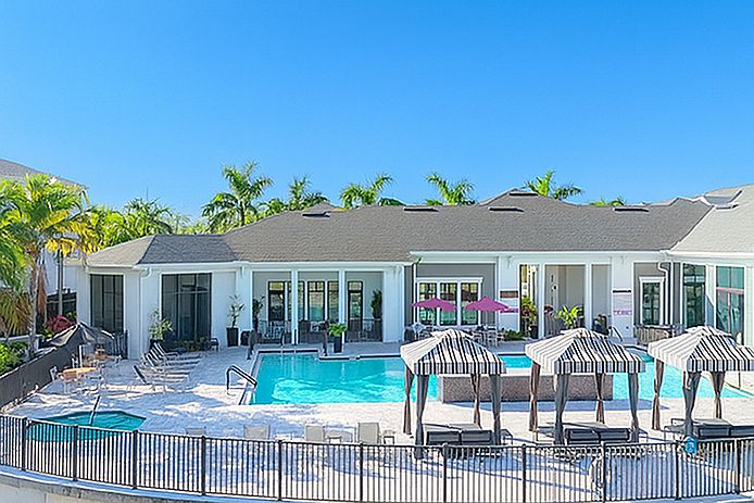 Luxury Amenities at 81 West Apartments in Fort Myers, Florida