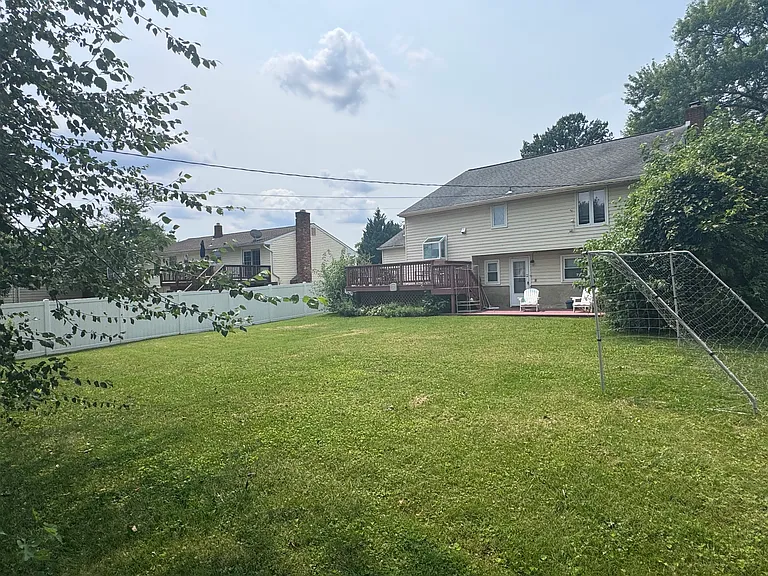 2113 Folkstone Rd — Photo 25