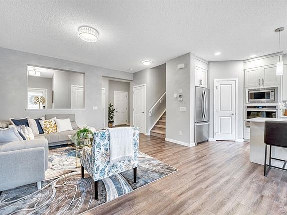 5th image of 63 E Walgrove Way SE