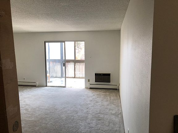 3rd image of 6980 E Girard Ave