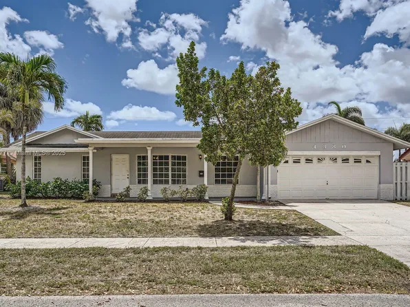 4380 NW 4th Ct, Pompano Beach, FL 33066