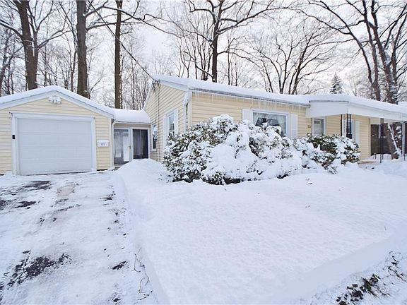 2nd image of 221 N Woodland Dr