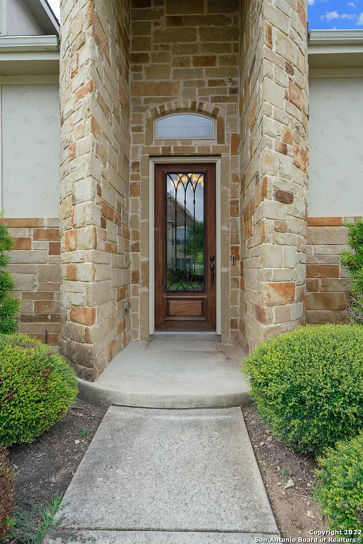 4 bed, 2670 sqft, $3,695 — Photo 4
