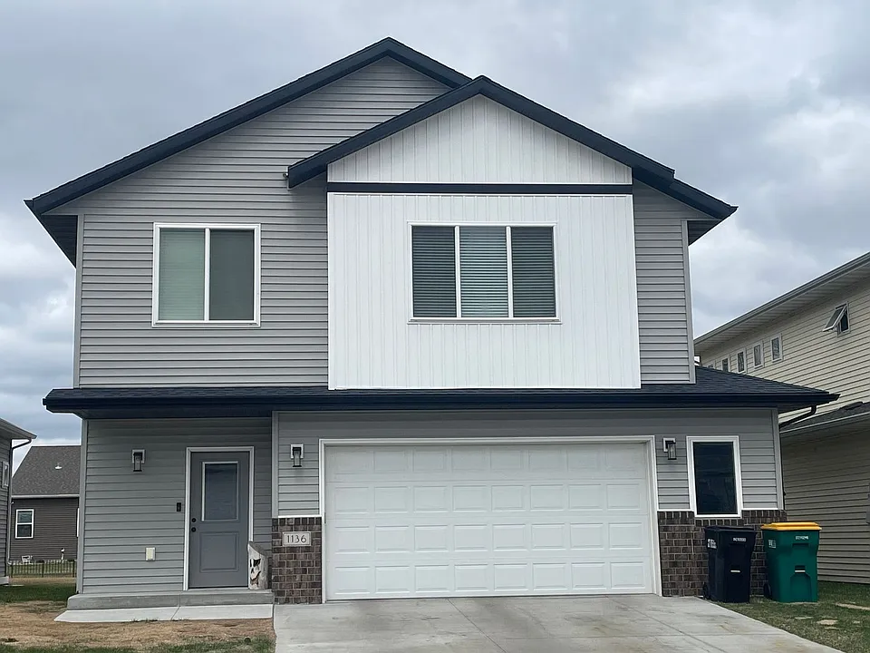 1136 27th Ave W