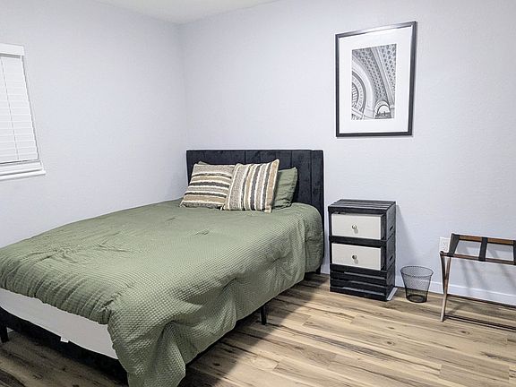 4th image of 527 S Bryant St #1