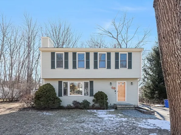 49 Zachary Ln, Attleboro, MA 02703