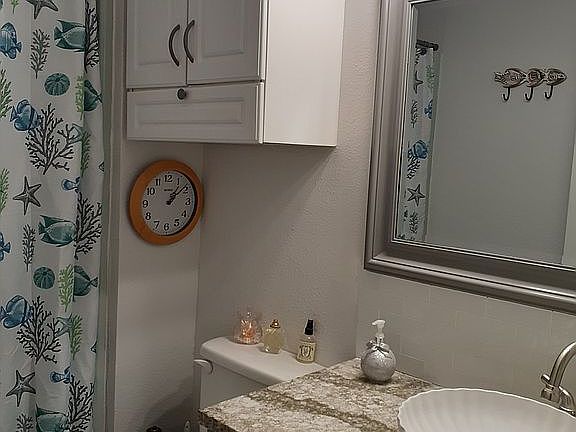 Hallway Bath and shower