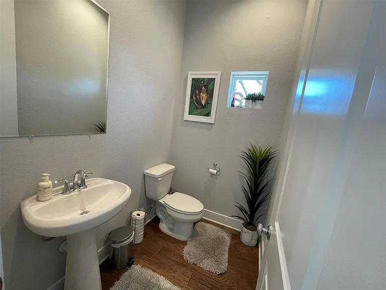 902 Martin St #A — Photo 11