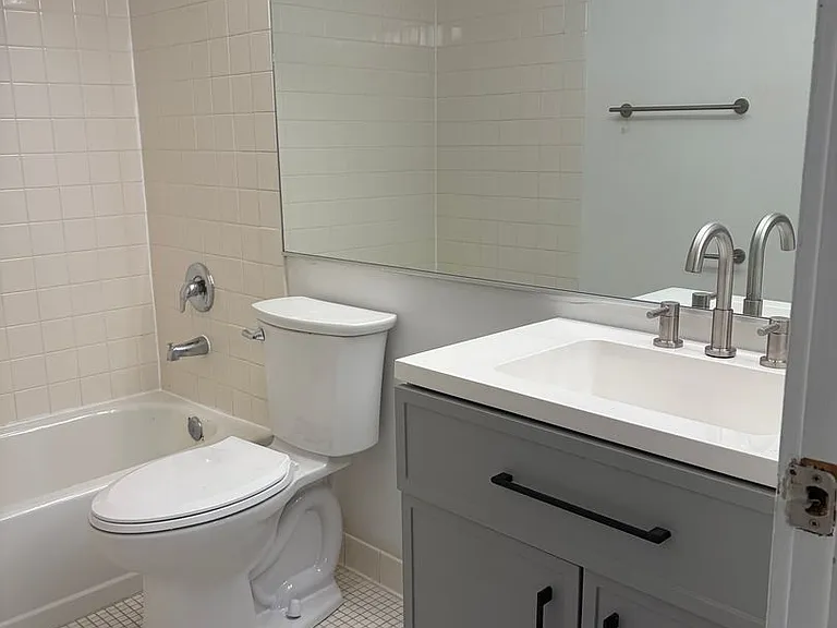 24-30 S Bank St #410 — Photo 9