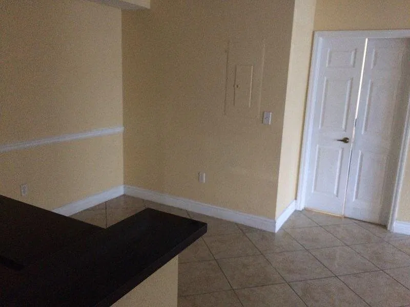 2 bed, 950 sqft, $1,595 — Photo 3