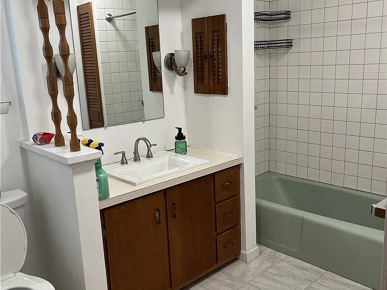 1123 Franklin St — Photo 4
