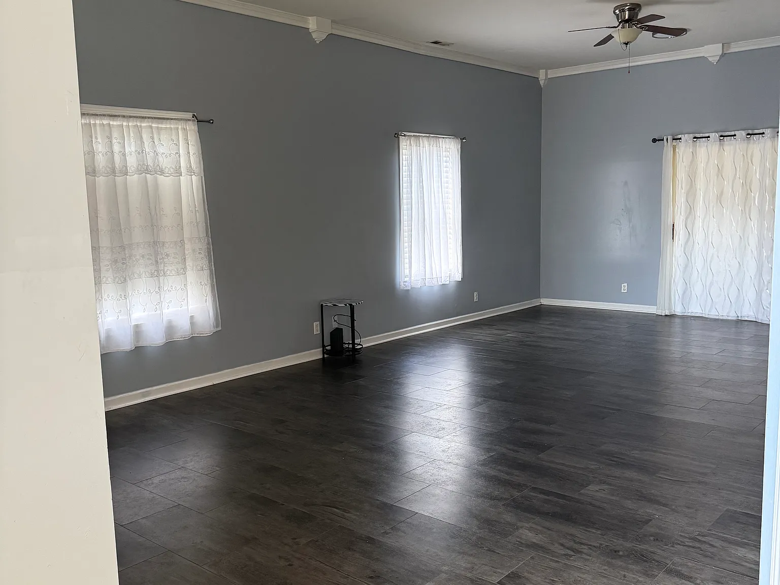 3 bed, 1610 sqft, $1,900 — Photo 2