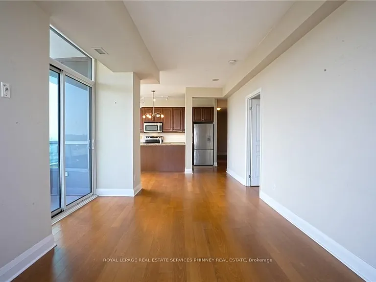1 Hurontario St #806 — Photo 17