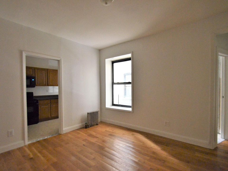 2nd image of 2104 Ryer Ave Floor 1